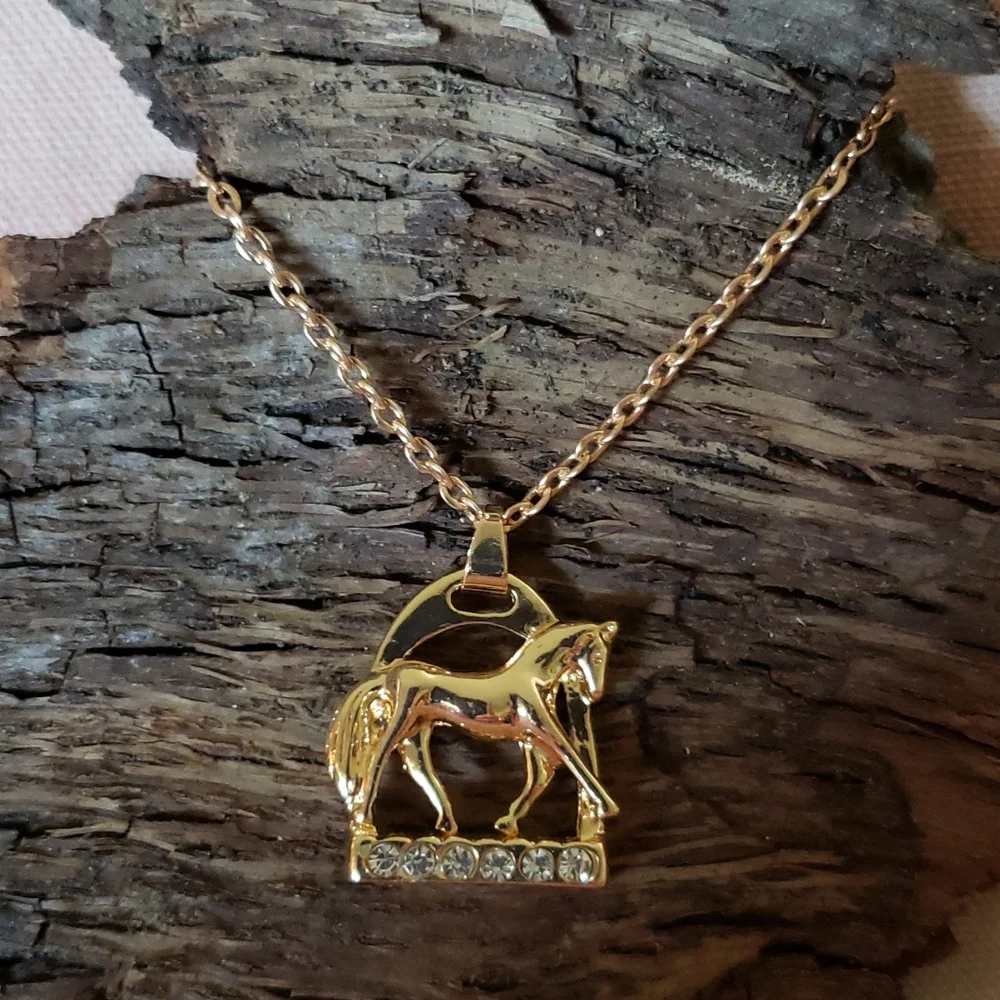 Saddle Stirrup Necklace. Horse Pony Equestrian Equine Horse Saddle Vaquero Rodeo - Picture 3 of 14